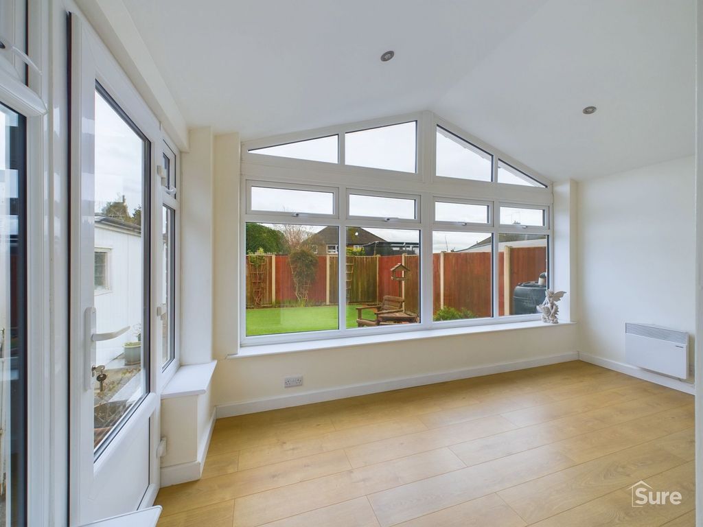 Property photo 3 of 12 Conservatory