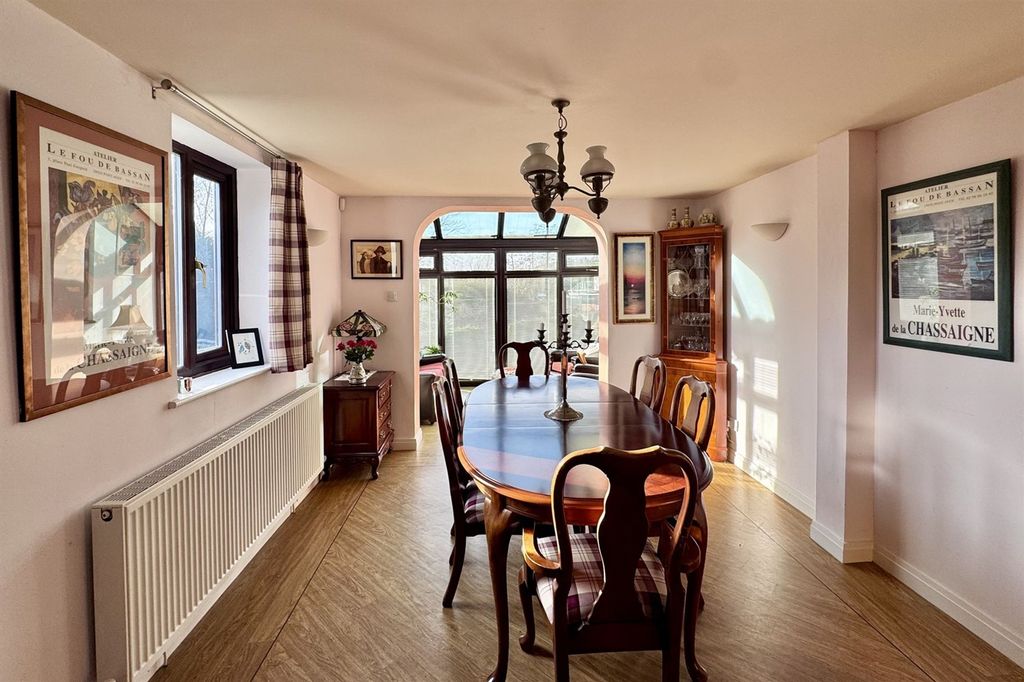 Additional image 10 of 5 bed detached house for saleHaywards Close, Glossop SK13