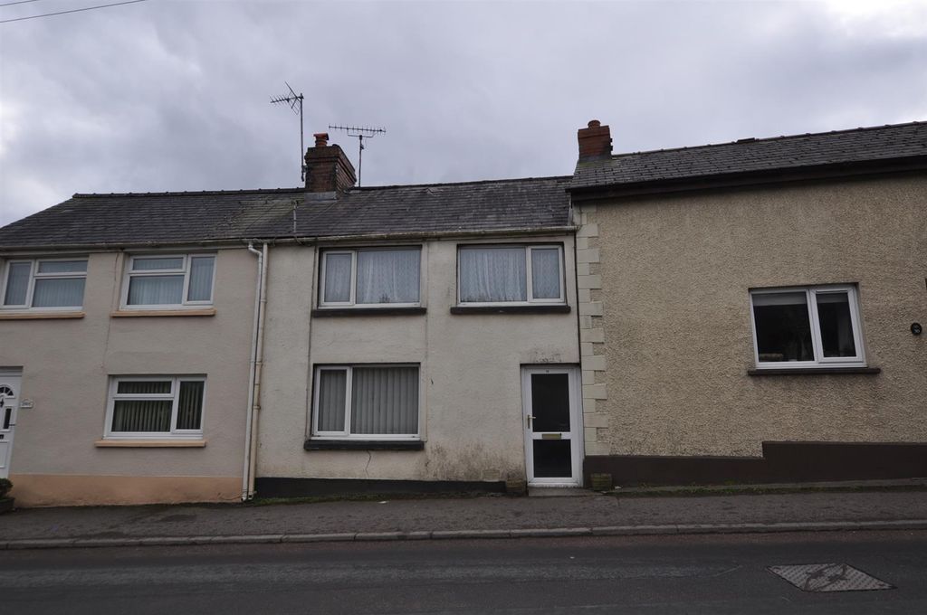 Property photo 1 of 8 Externally