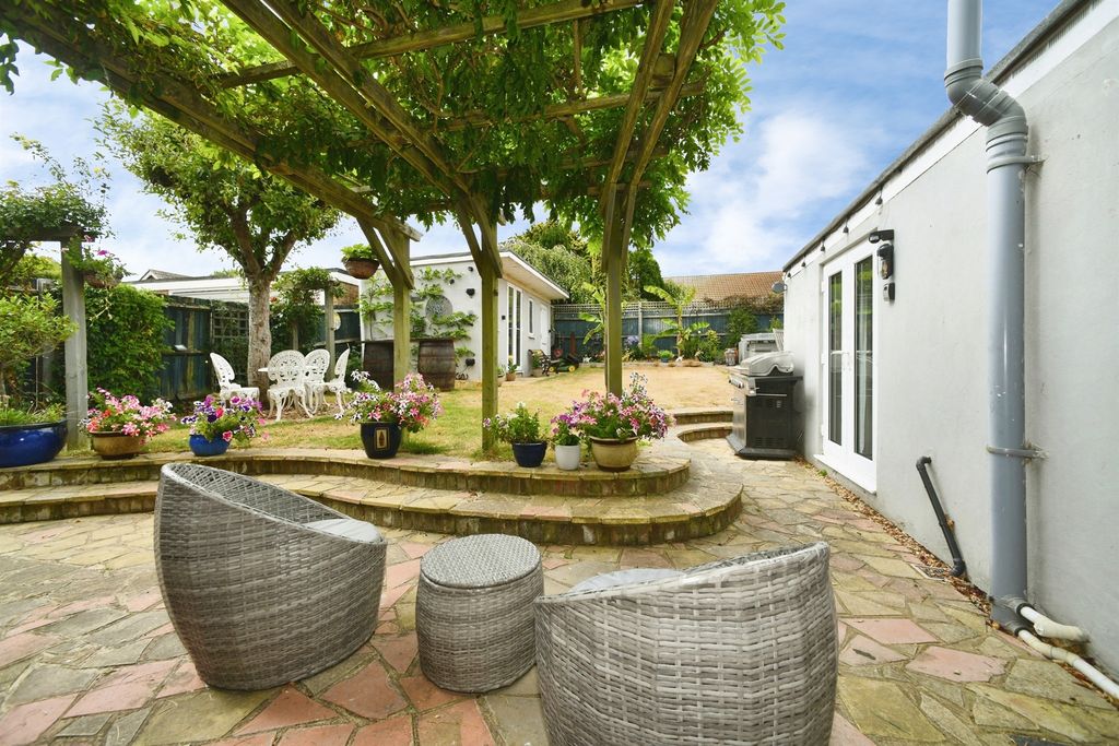 Property photo 1 of 34