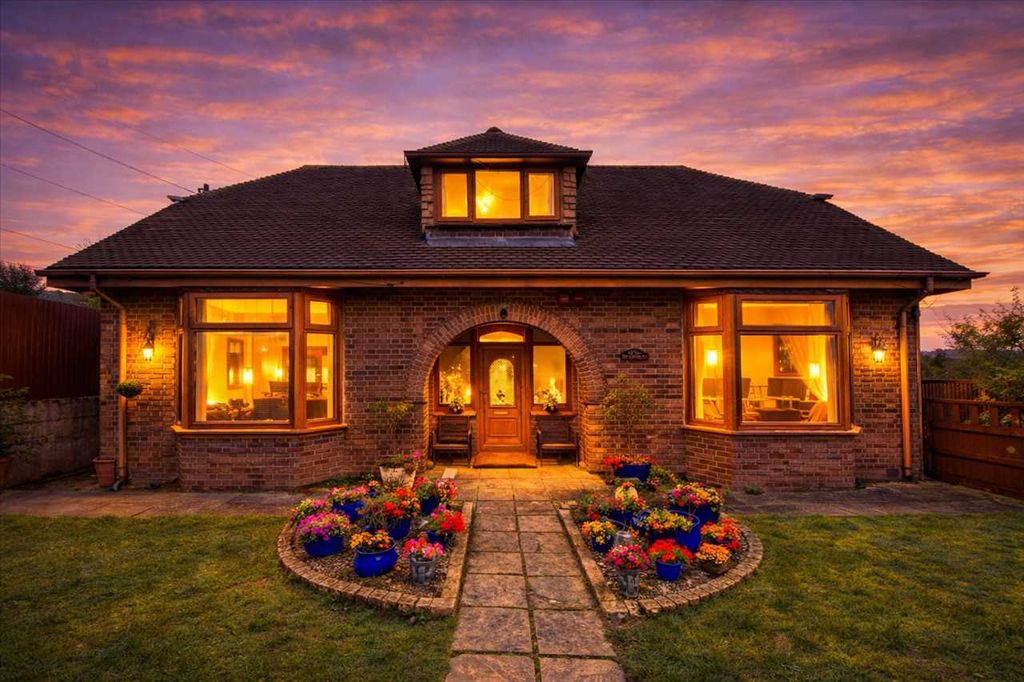 Property photo 2 of 33 Exterior