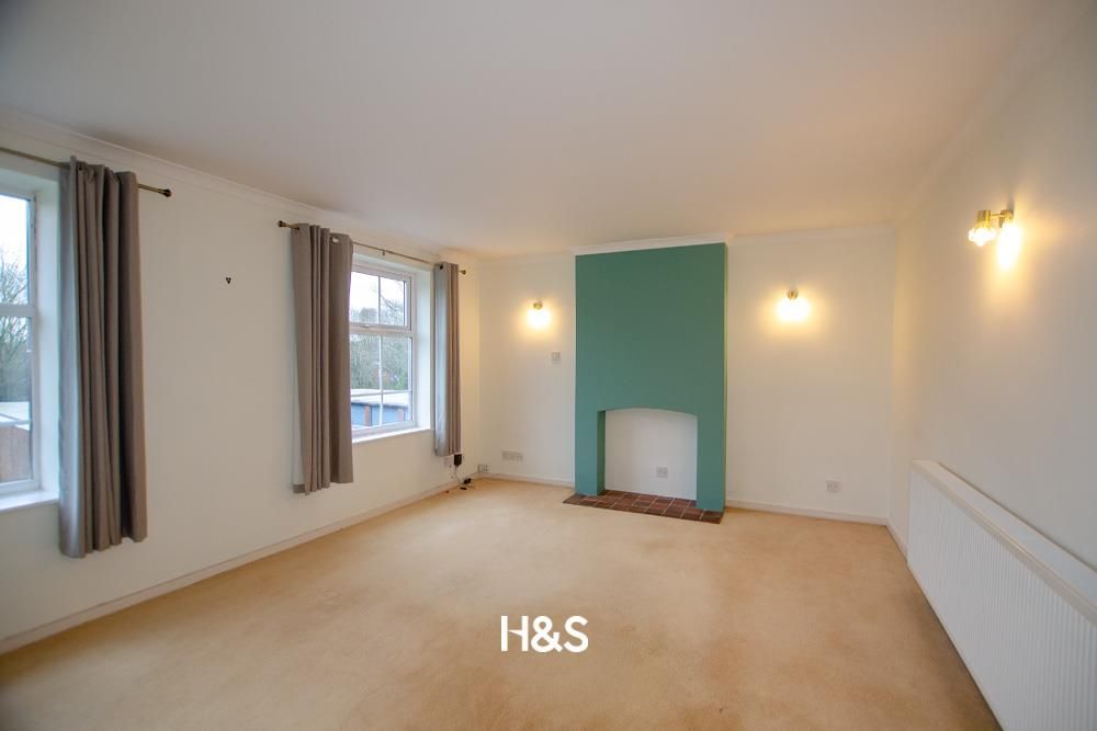 Property photo 3 of 6 Lounge.Jpg