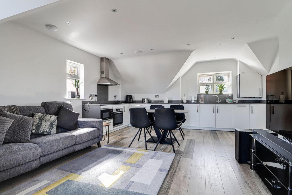 Property photo 2 of 15 Living/Kitchen