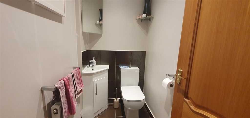Property photo 2 of 12