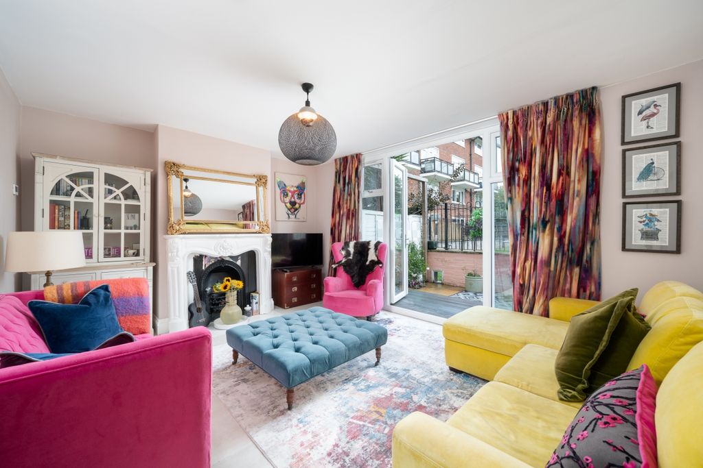 Property photo 1 of 11 Ratcliffe House 7...