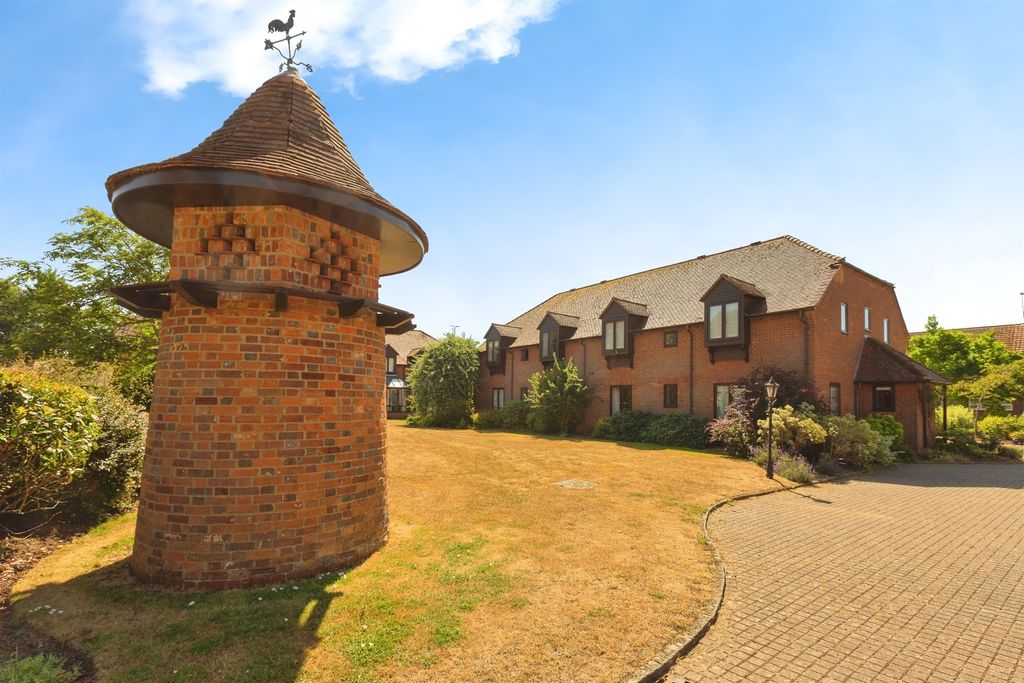 Property photo 1 of 12