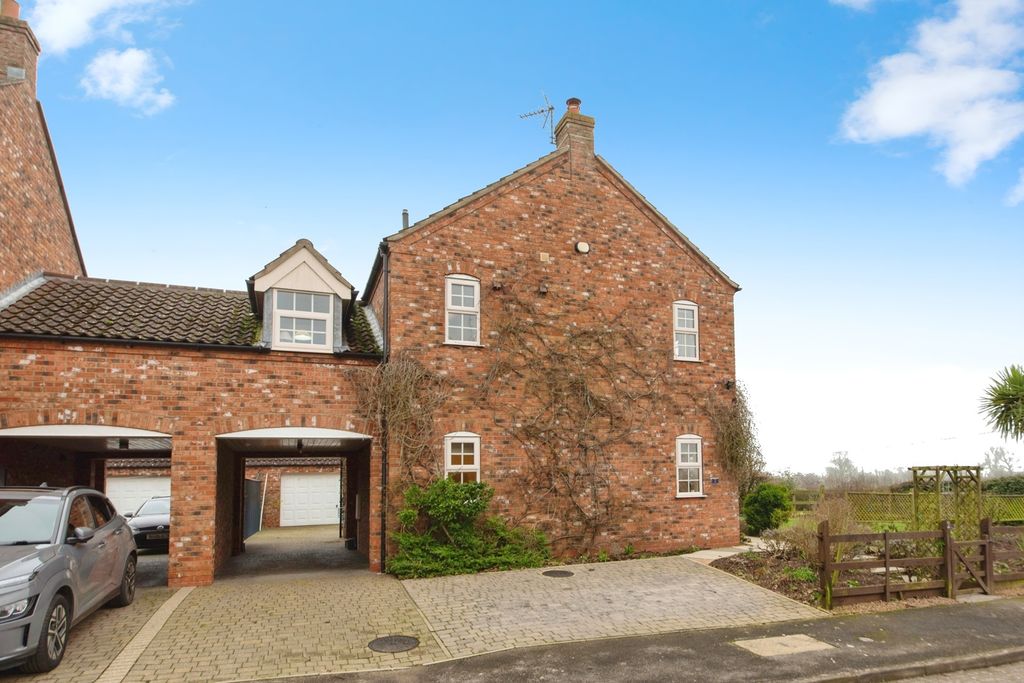 Property photo 3 of 18 Pbox-Img.Jpg