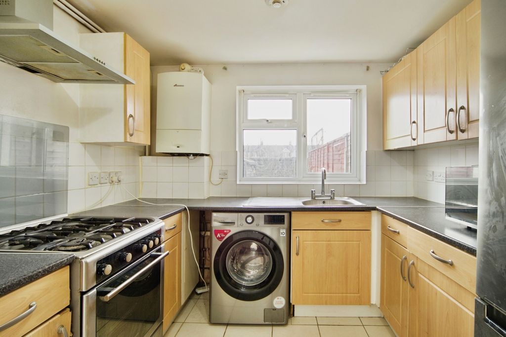 Property photo 2 of 12 Pbox-Img.Jpg