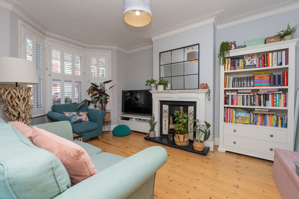 Property photo 2 of 12