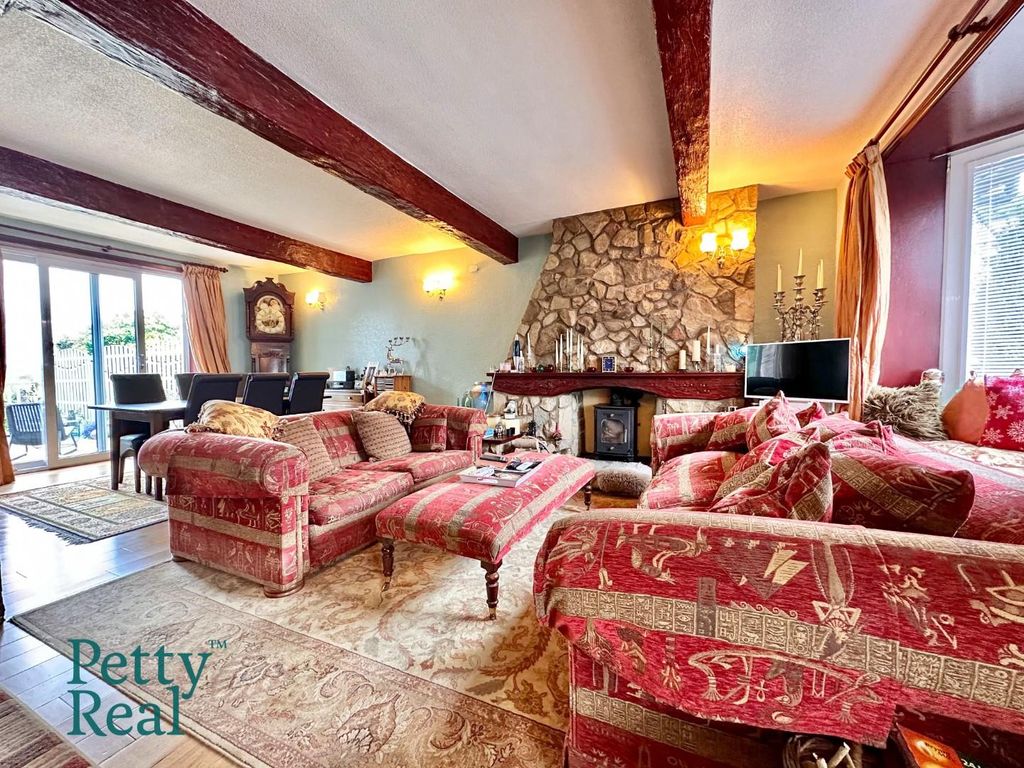 Property photo 2 of 26 6C78D351-9E41-4123-9Ec4-DC055C886Fcb.Jpeg