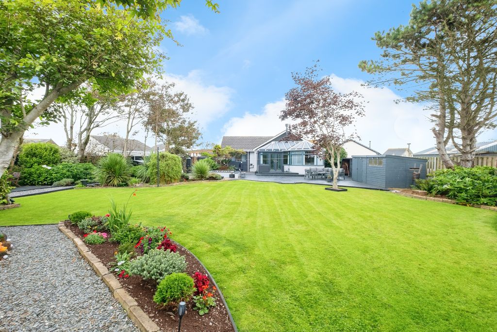 Property photo 2 of 37 2910Fd0F-8d8d-F011-B4Cb-7c1E52028286