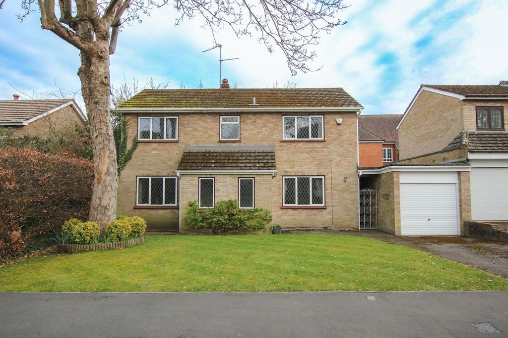 Property photo 1 of 11