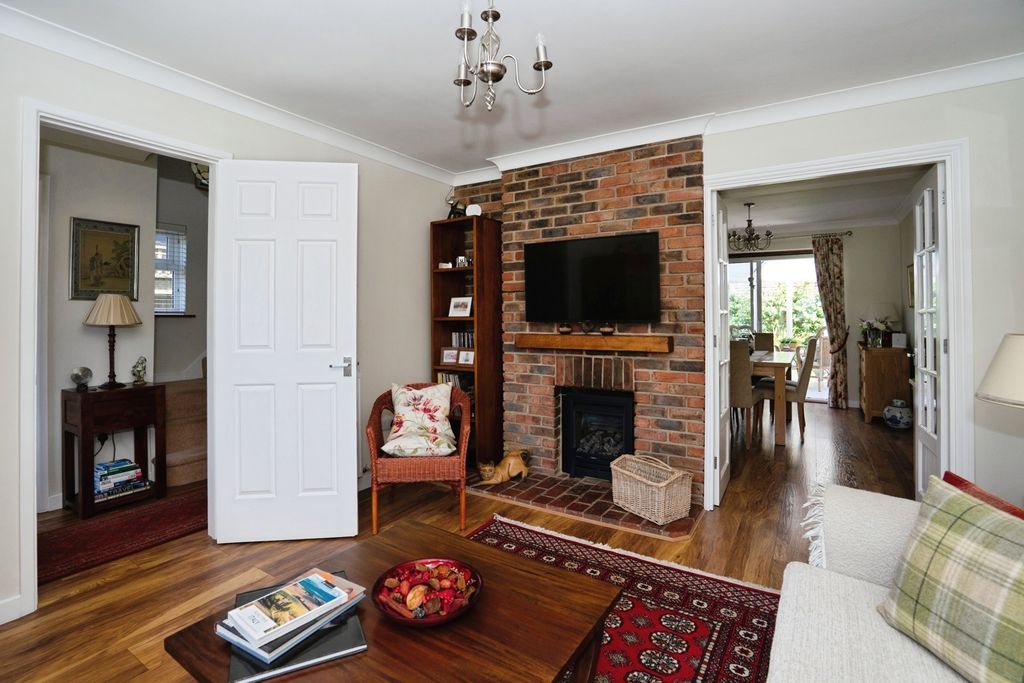 Property photo 3 of 26 Pbox-Img.Jpg