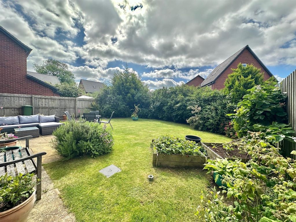 Property photo 3 of 26 21.Jpg