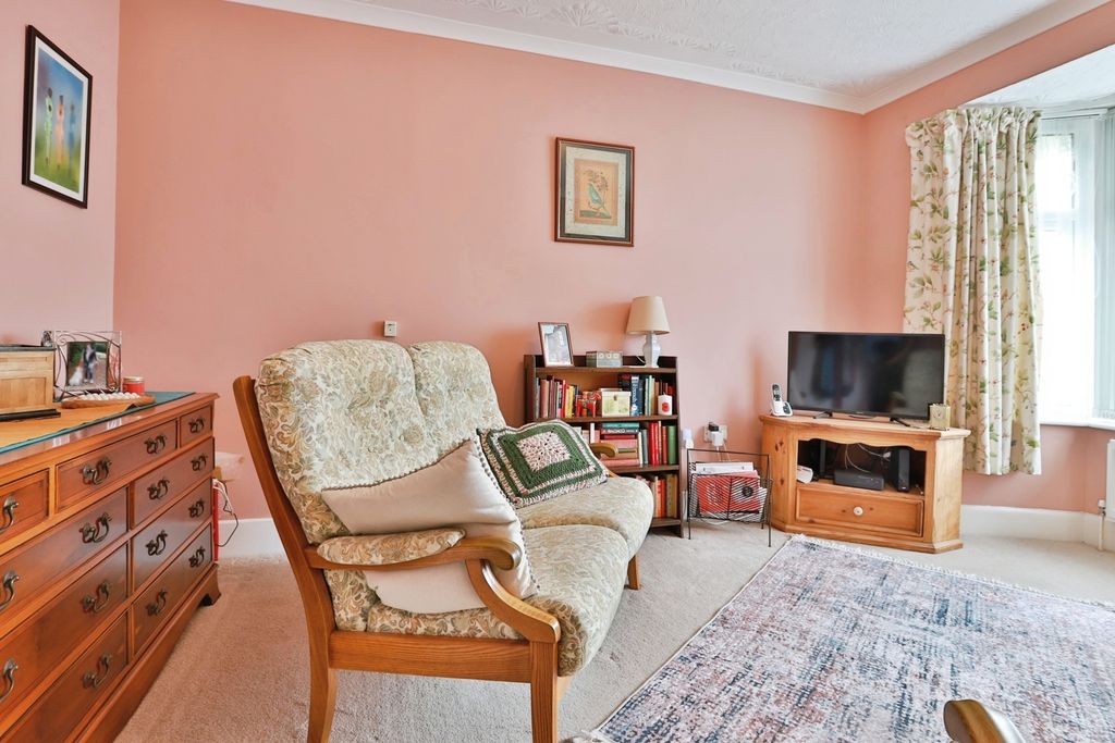 Property photo 3 of 17 Pbox-Img.Jpg