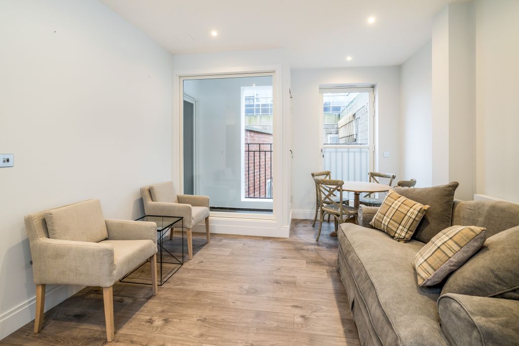 Property photo 1 of 9 2633Cbc8-8E38-4Aac-9