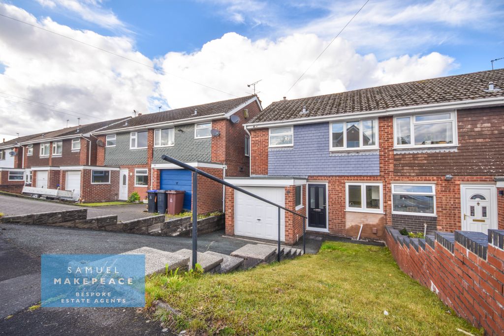 Property photo 1 of 28 Fully Refurbished Three Bedroom Semi Detached Property