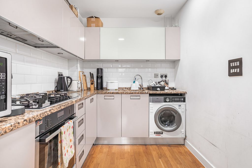 Property photo 3 of 29 Kitchen