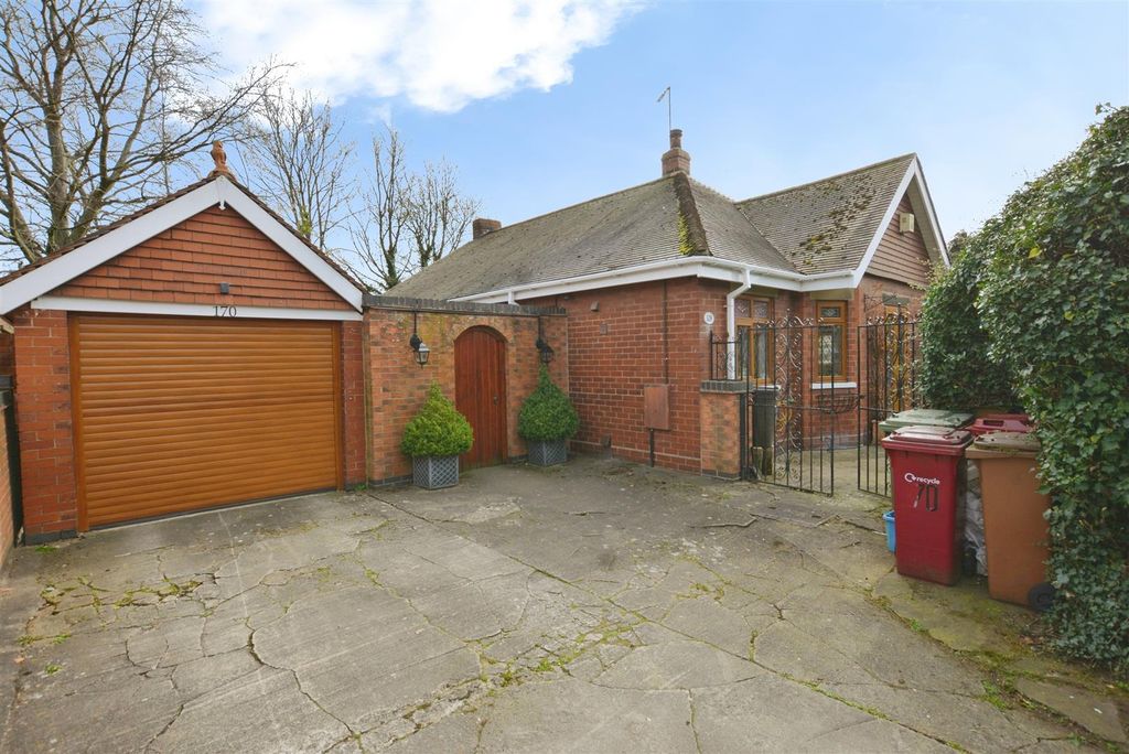 Property photo 3 of 40 Front