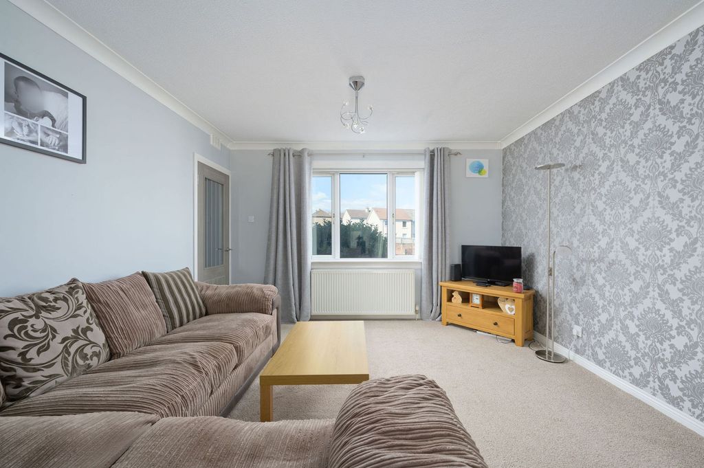 Property photo 3 of 26