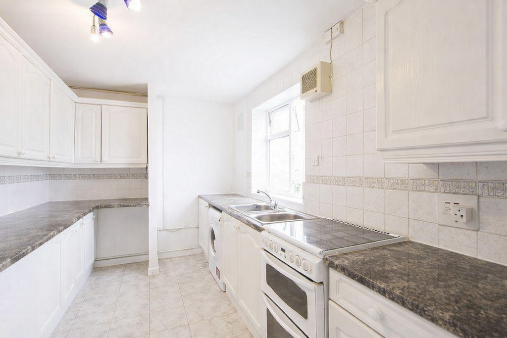 Property photo 3 of 9 2