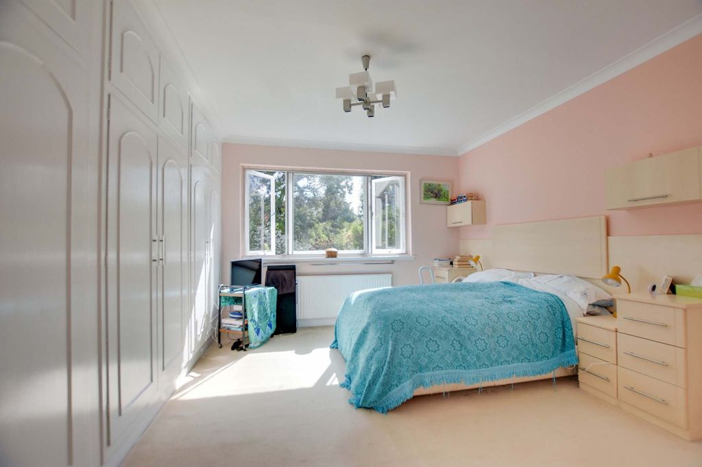 Property photo 3 of 46