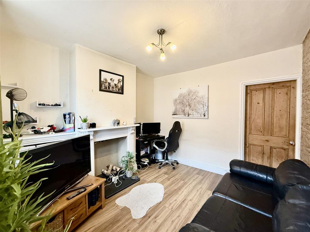Property photo 2 of 9 2