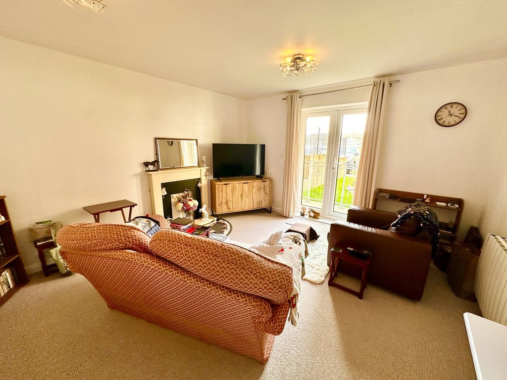 Property photo 3 of 28