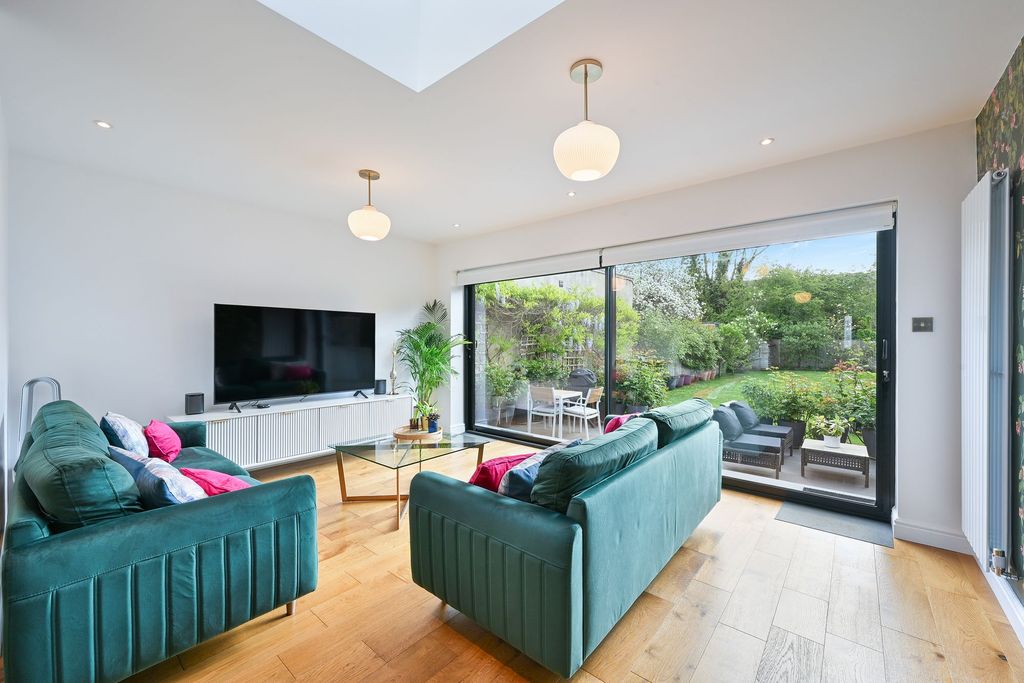 Property photo 2 of 12