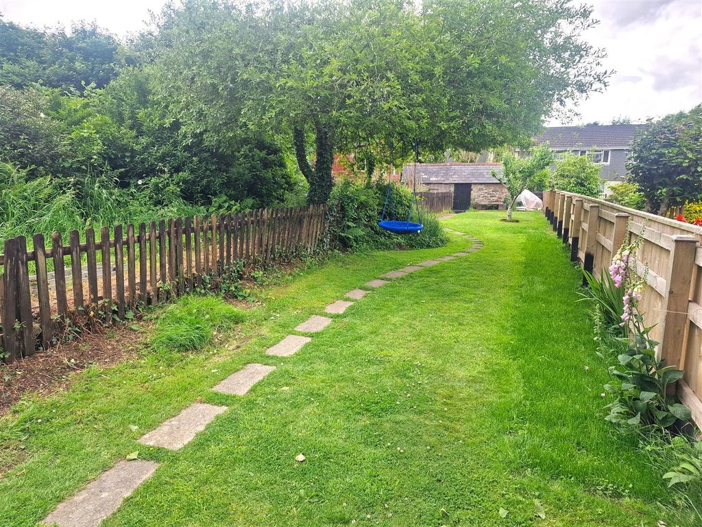 Property photo 2 of 20 Rear Gardens.Jpg