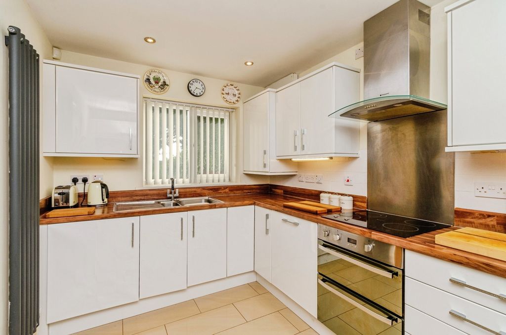 Property photo 3 of 17 Photo