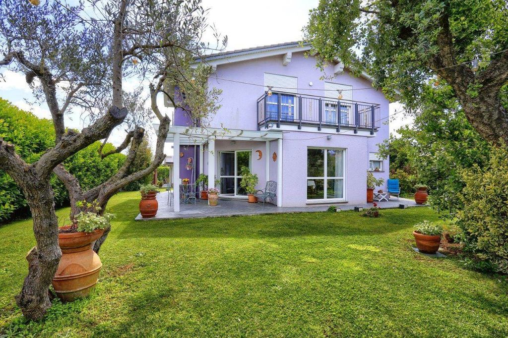 Property photo 1 of 30