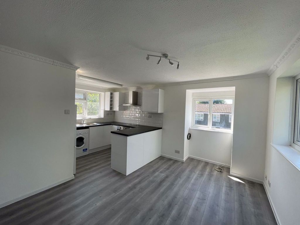 Property photo 2 of 6 Living Room