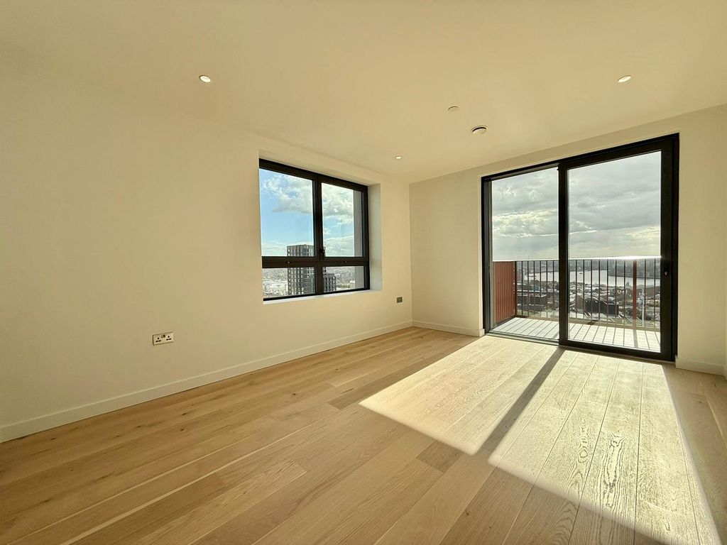 Property photo 2 of 16 Gallery