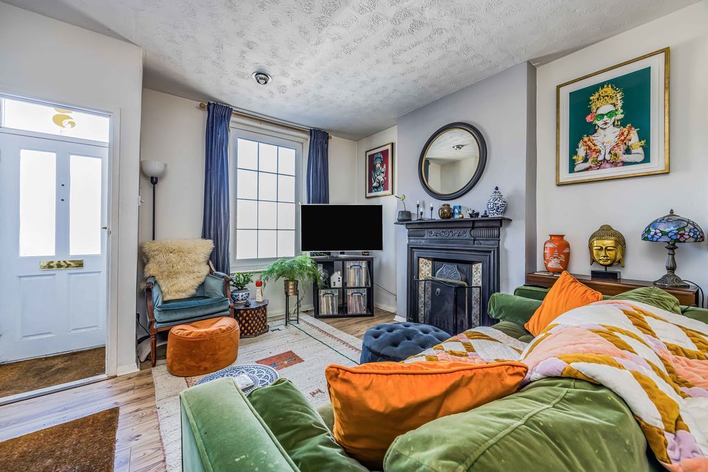 Property photo 3 of 16 Photo 6