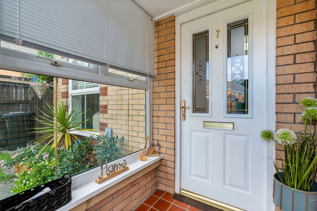 Property photo 2 of 37