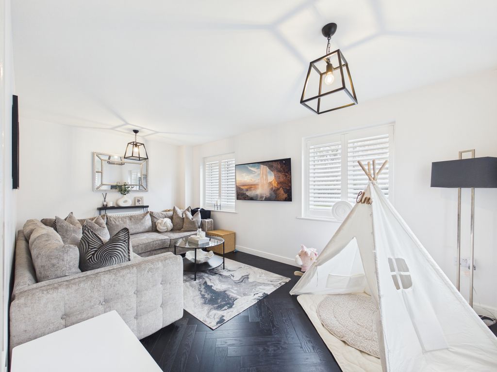 Property photo 2 of 15 Cam01354G0-Pr0648-Still001