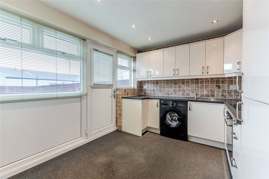 Property photo 3 of 10 Picture No. 06