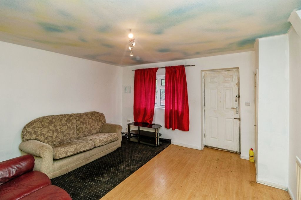 Property photo 2 of 19 Pbox-Img.Jpg