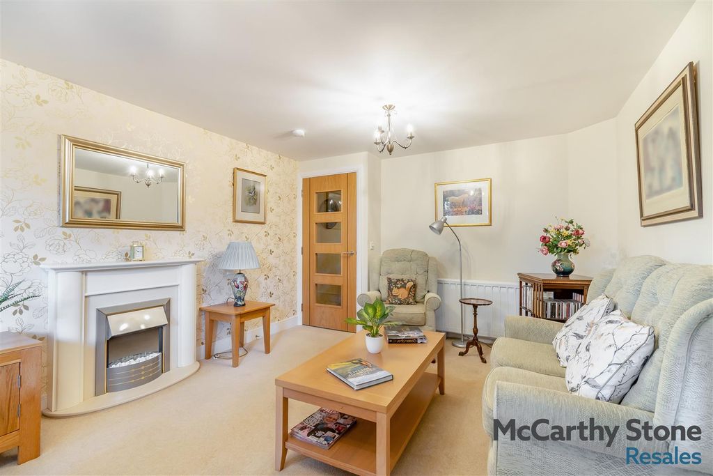 Property photo 3 of 27 8691233-Interior06.Jpg