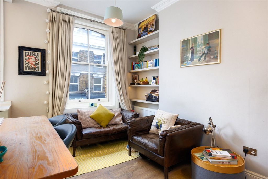 Property photo 3 of 10 Reception