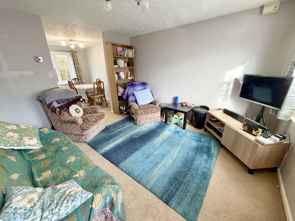 Property photo 3 of 12