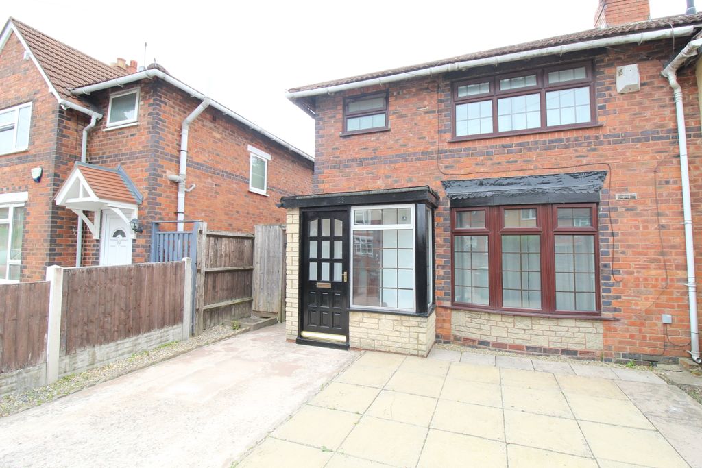 Property photo 1 of 14 3 Bed Semi-Detached For Rent, Alexandra Road, Palfrey, Walsall, Ws1