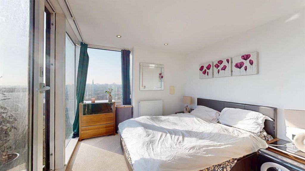 Property photo 2 of 10 Bedroom Mill Lane, Se8 For Sale By Barrain London