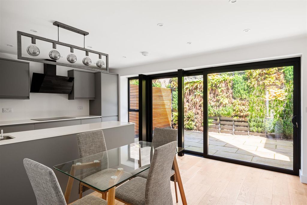 Property photo 2 of 17 Kitchen/Diner