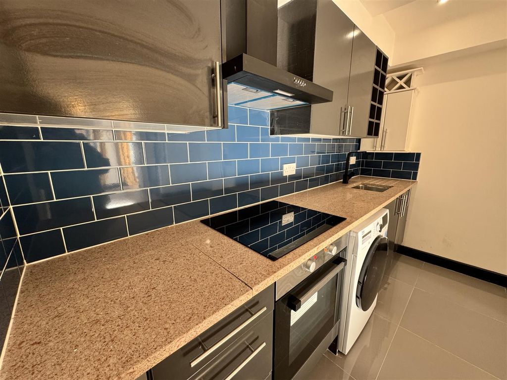 Property photo 2 of 14 Kitchen