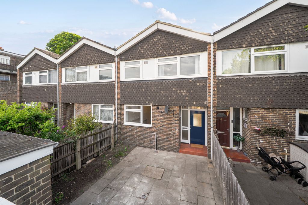 Property photo 1 of 16 1457978-13-6A0359...