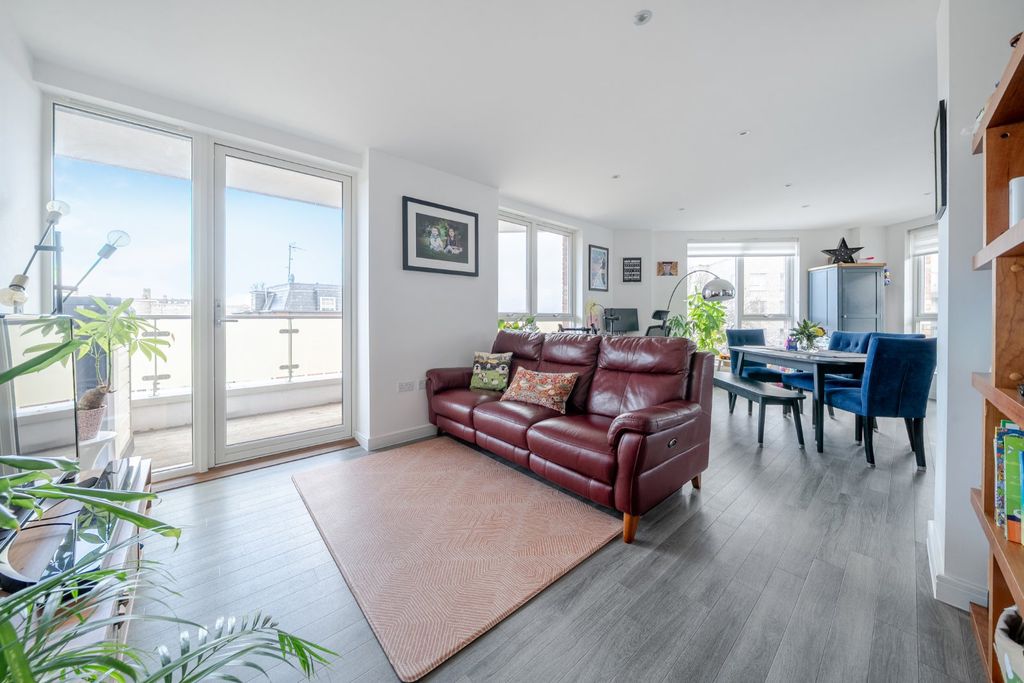 Property photo 2 of 15 Picture No. 33