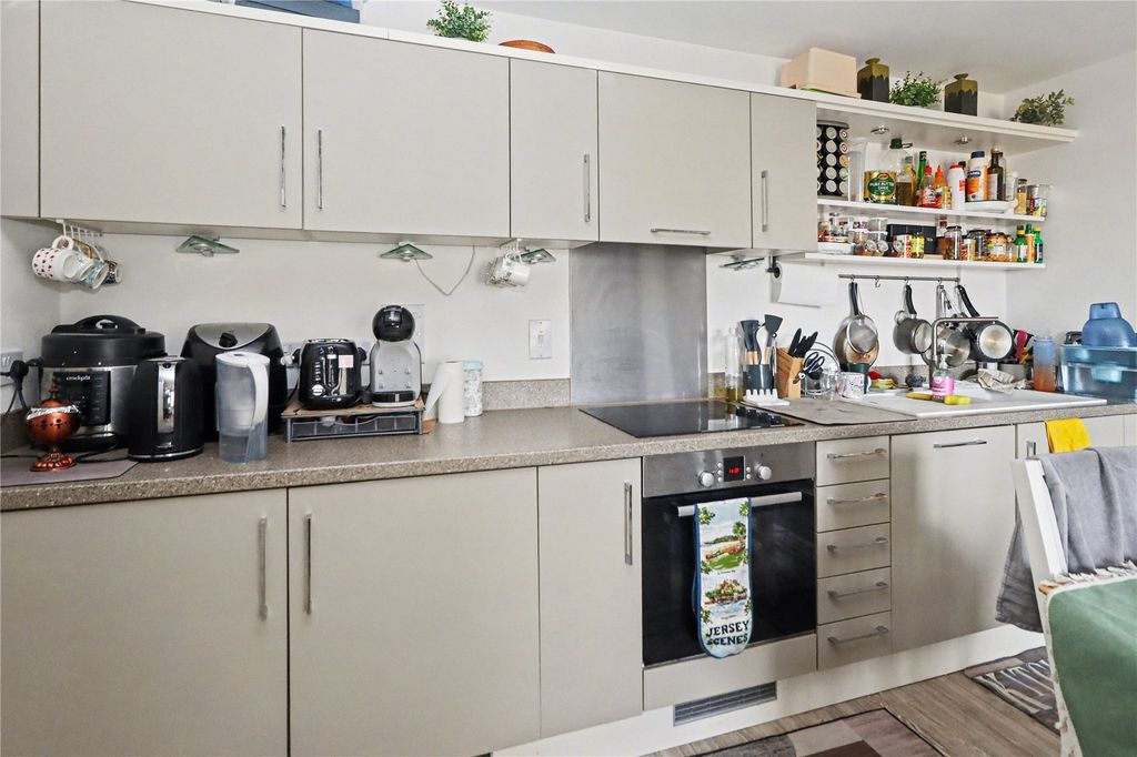 Property photo 2 of 8 Picture No. 06