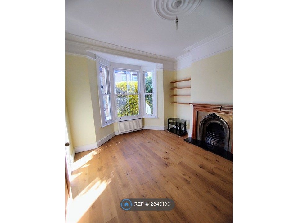 Property photo 2 of 21 Living - Diner